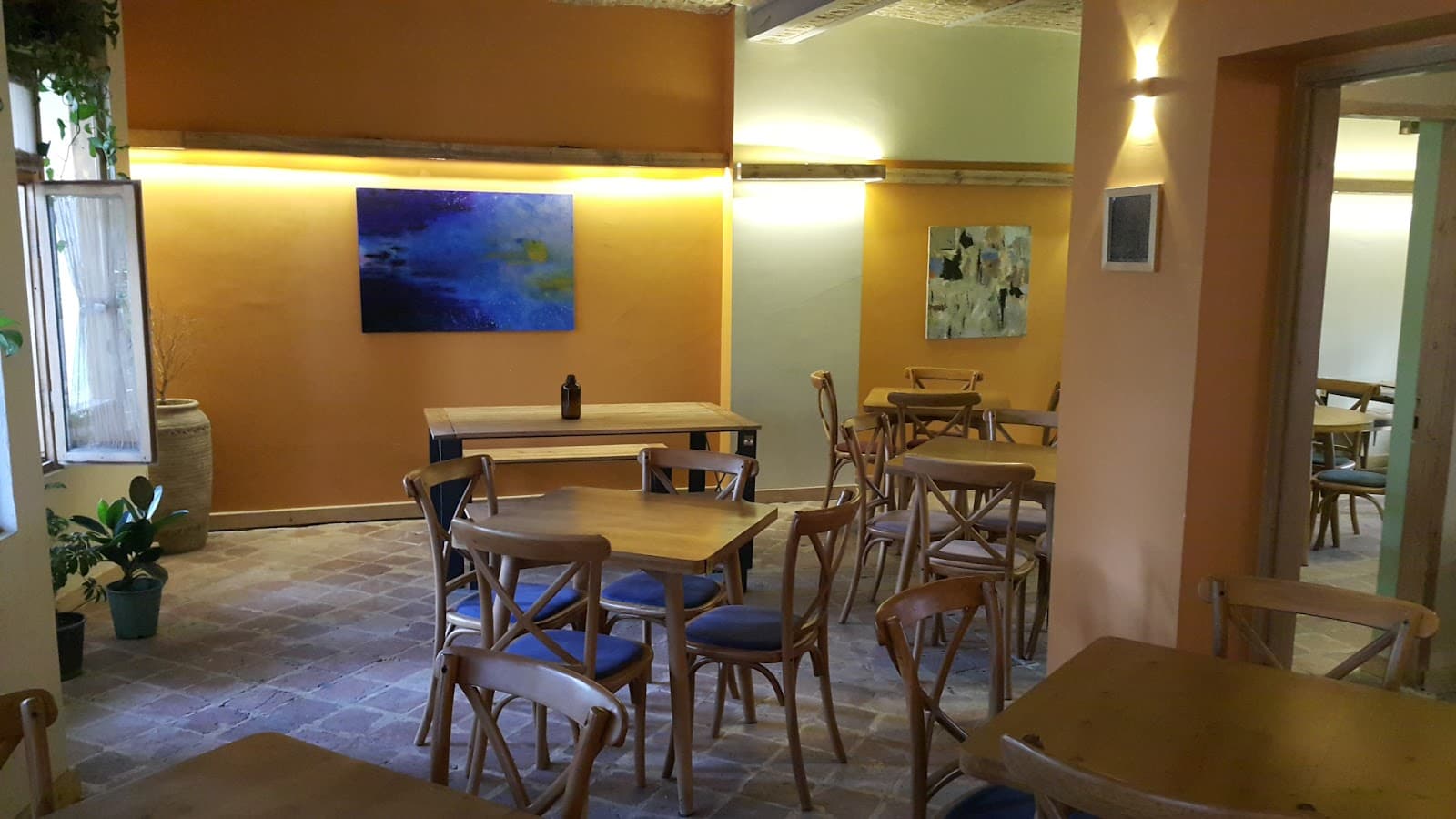 Banan Cafe Restaurant 3