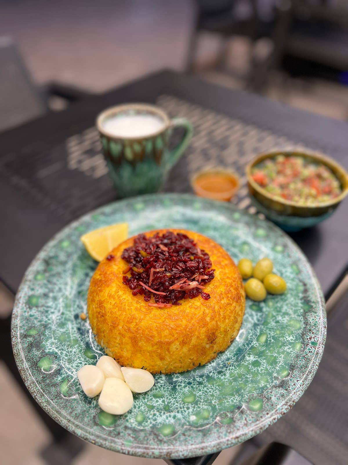 رستوران بیرون بر خانه ته چین