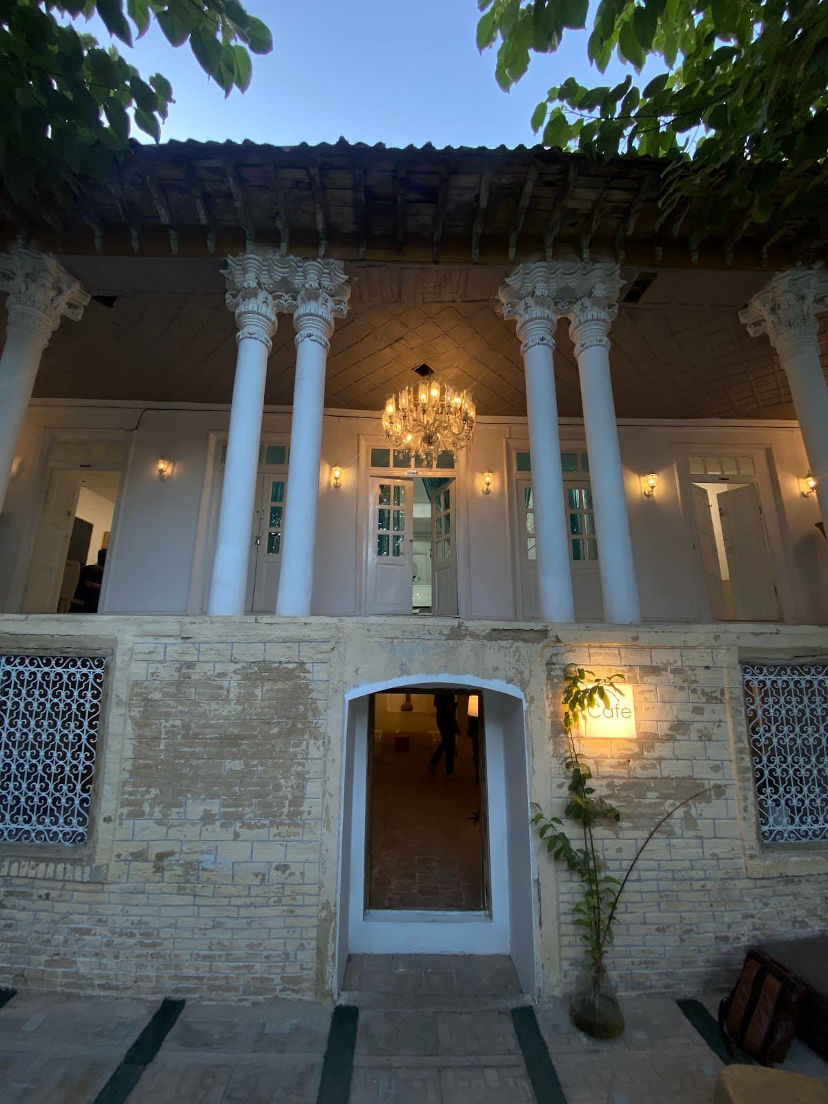 کافه سفید 2