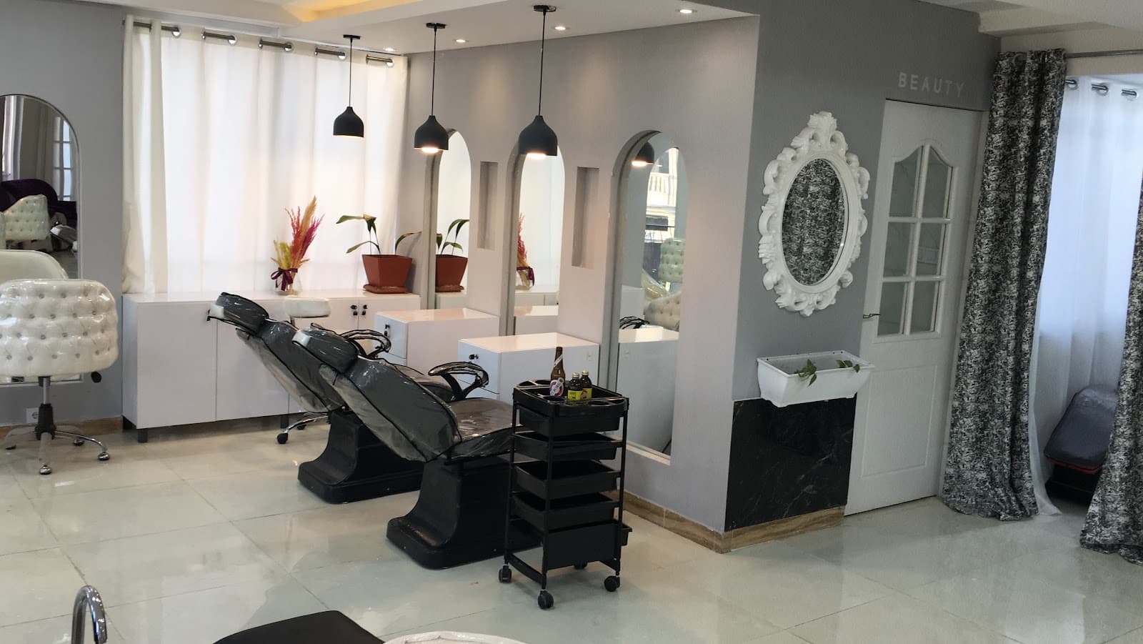 سالن زیبایی سرمه سودهBEAUTY SALON VIP 2