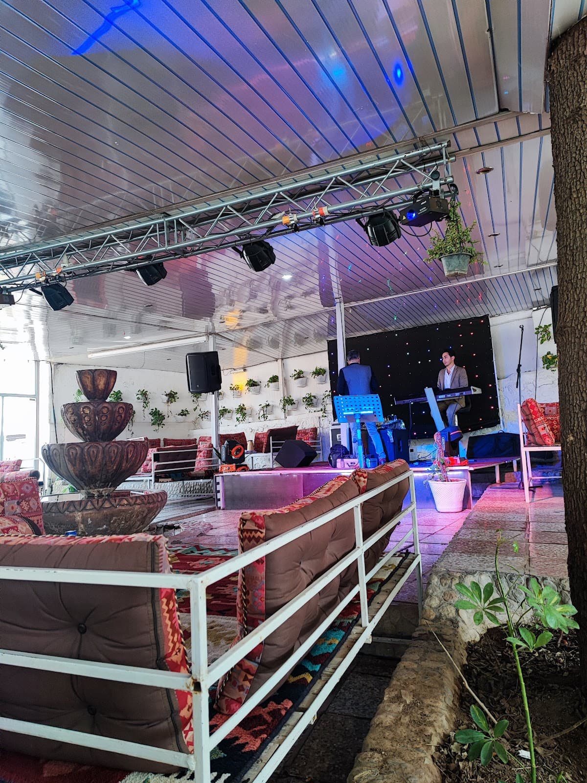 Pardis Garden Restaurant