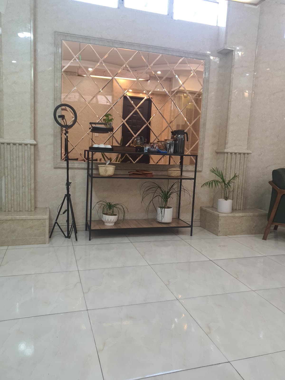 مرکز تخصصی کوتاهی مو هستی عابدی 2