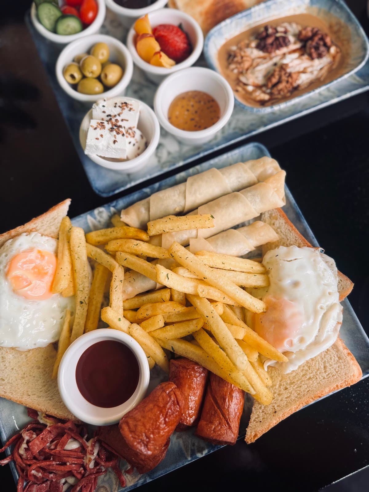 Rumi Cafe Shiraz كافه رومى شيراز
