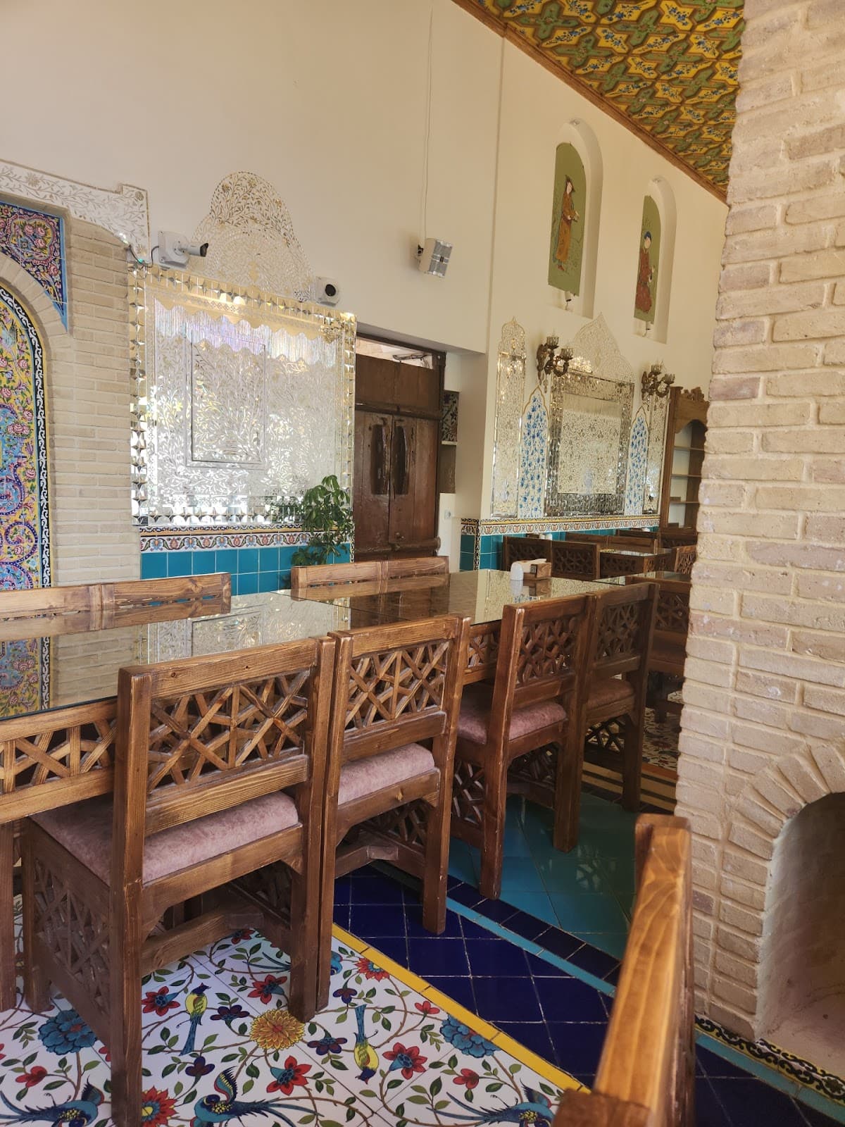 Saraye Ayeneh Restaurant