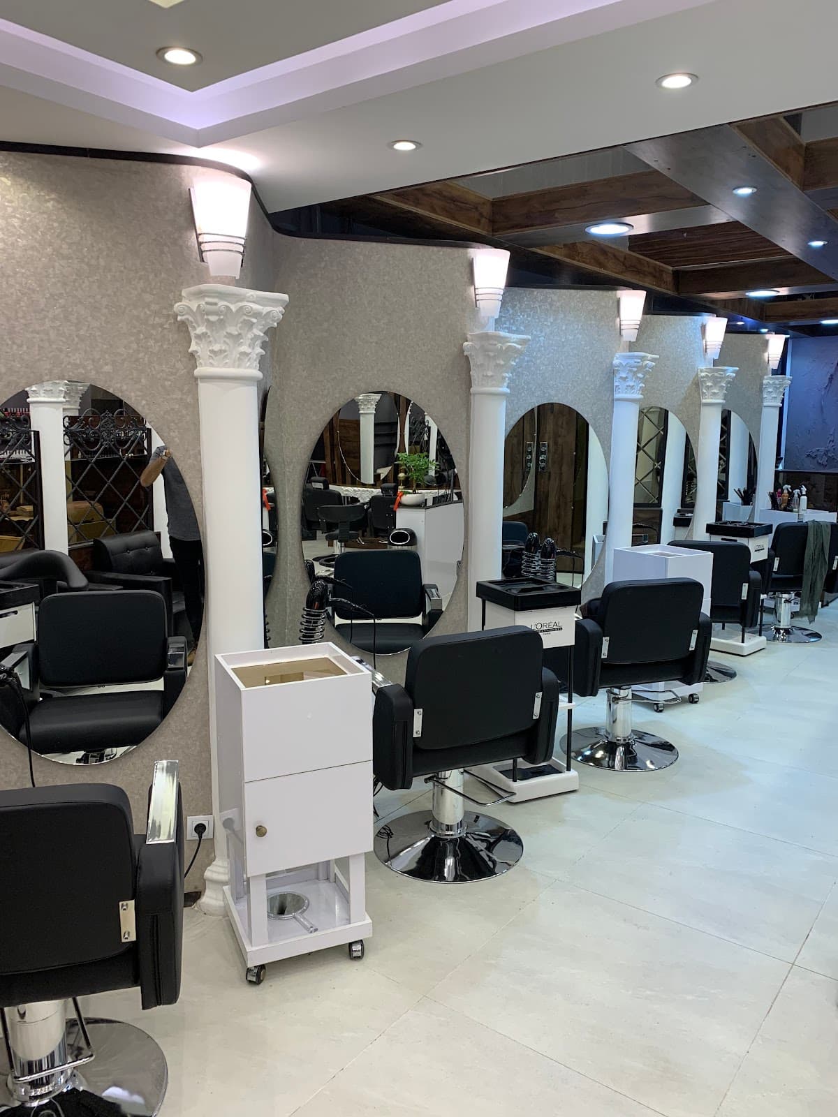 سالن زیبایی ثریا پورمند | Soraya Pourmand Beauty Salon