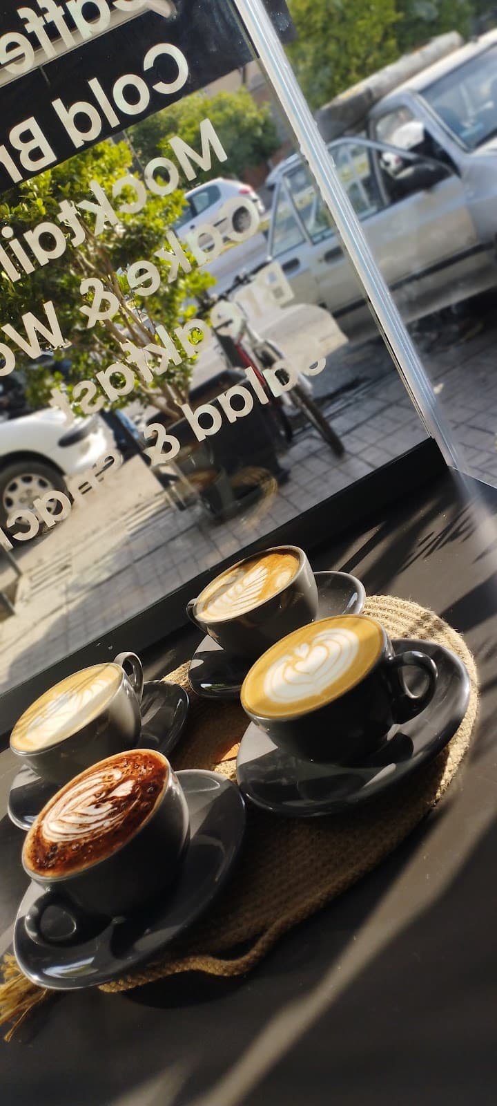 Carbon cafe، کافه کاربن 4