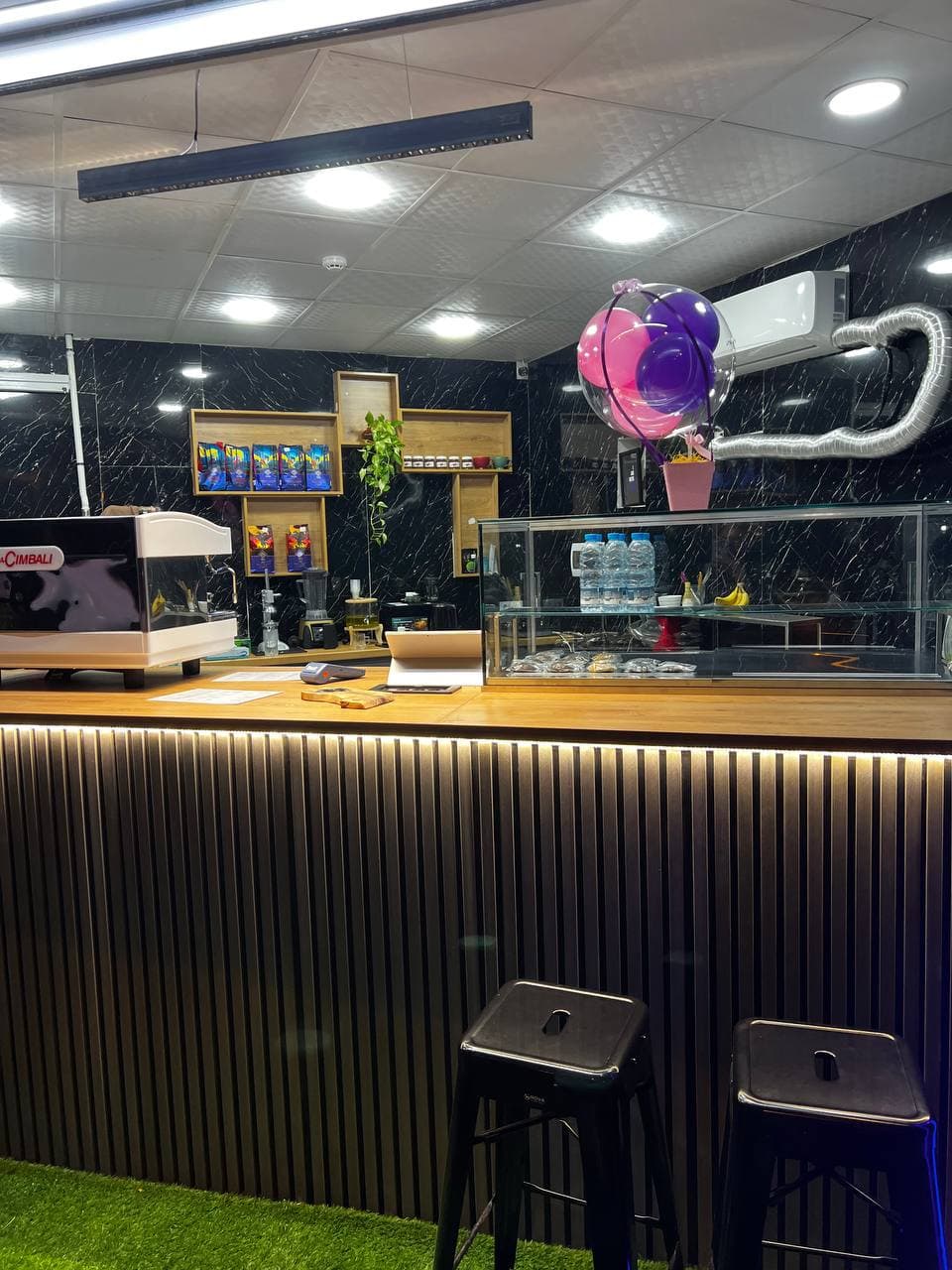 Mim Cafe | کافه م