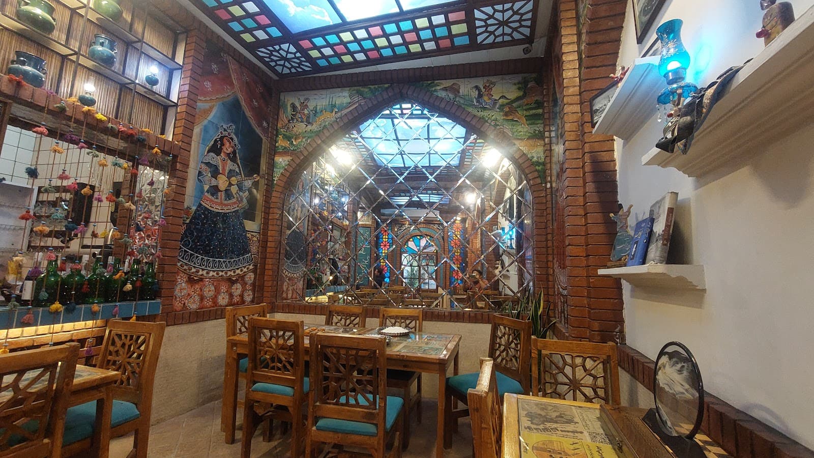 Cafe restaurant saraye sharif
